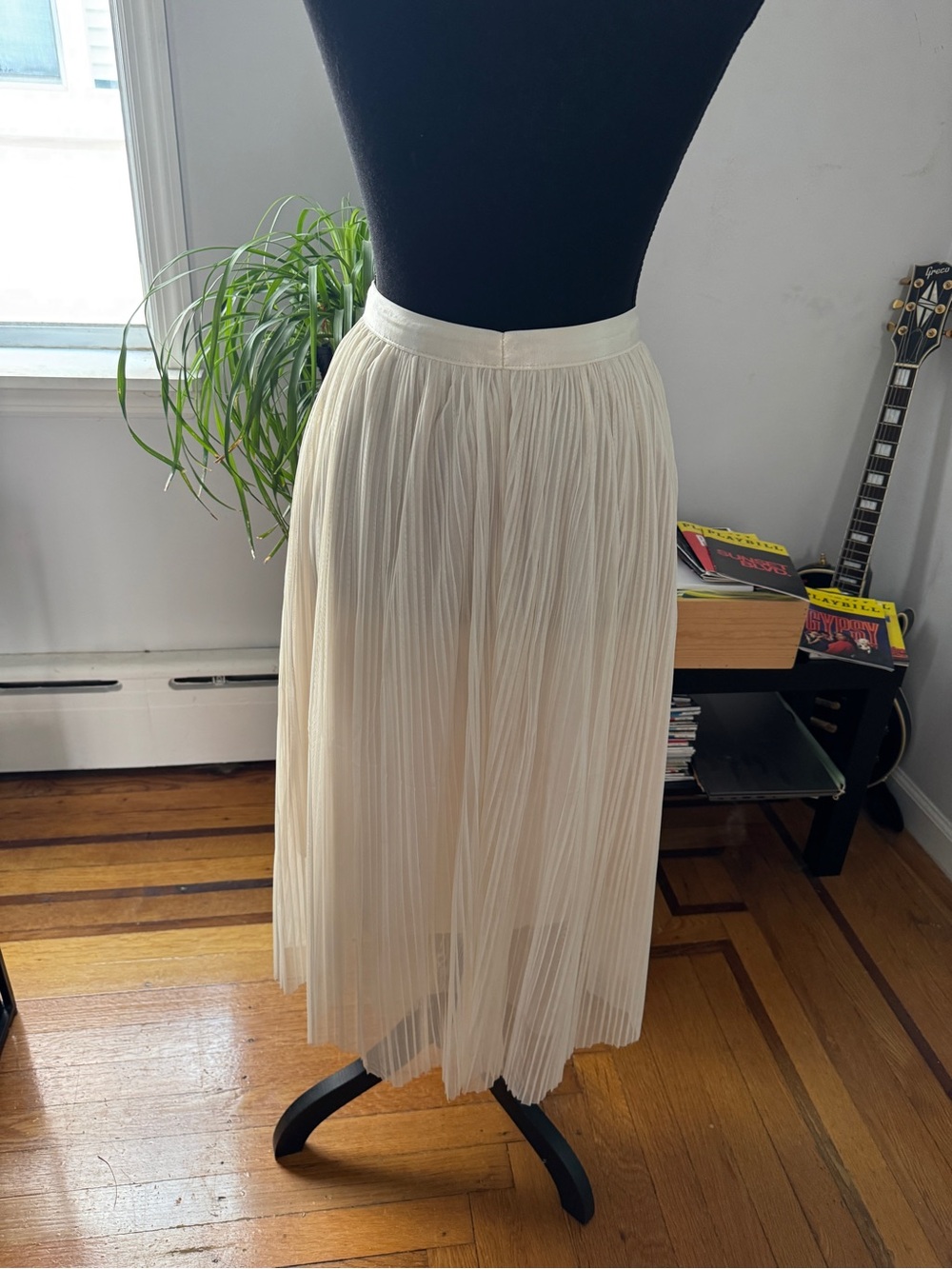 Women’s Cream Pleated Midi Skirt, Beautiful! Size S